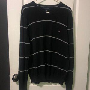 Tommy Hilfiger men’s black/gray v neck sweater gently used size L